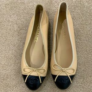 CHANEL Beige/Black Ballerina Ballet Flats